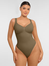 Nahtloser Body mit breiten Trägern und Bauchkontrolle