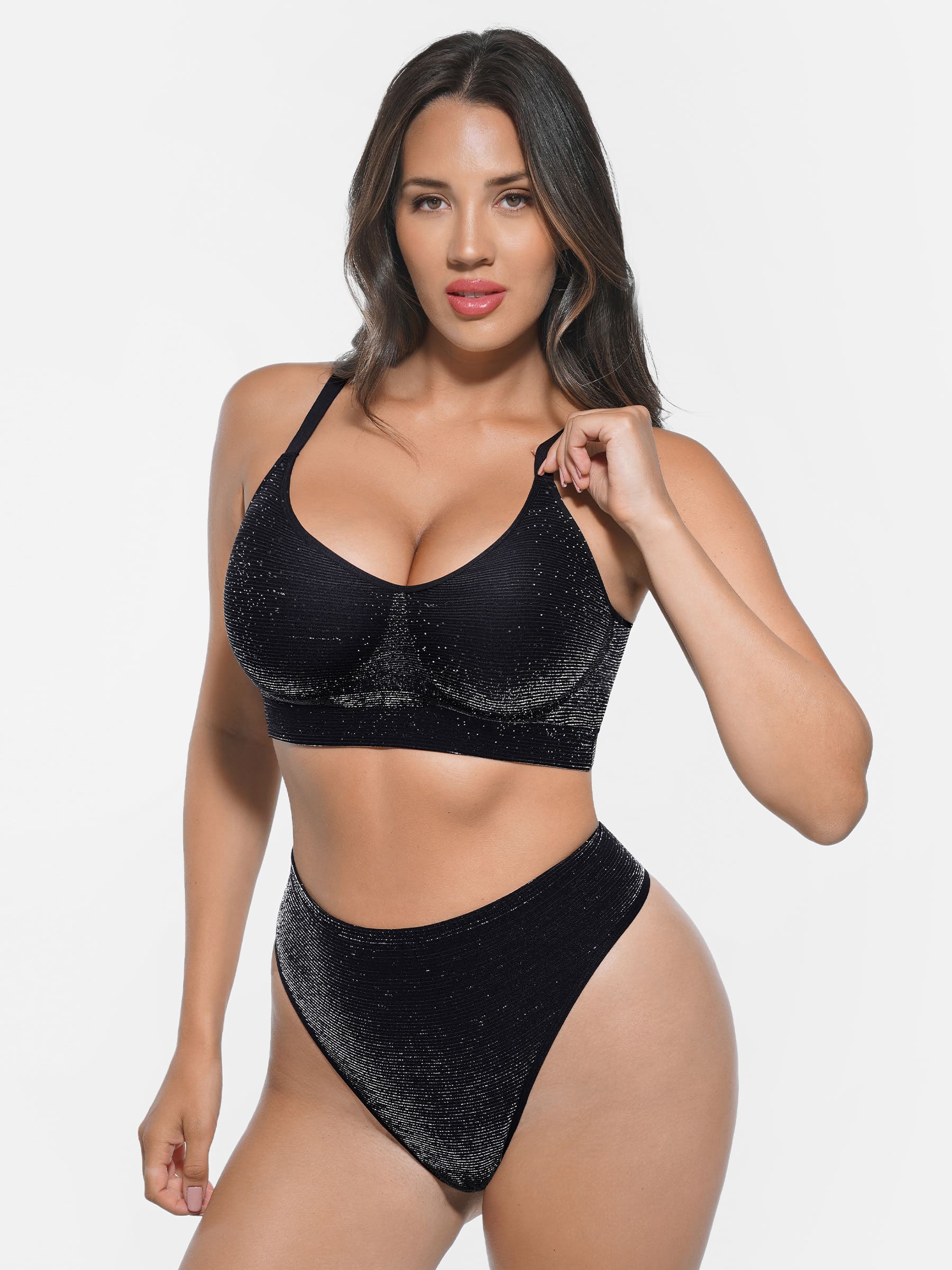 Feelingirl 1 Invisible Lift Wireless Comfort Bra + 1 Shimmer Low-Rise Thong